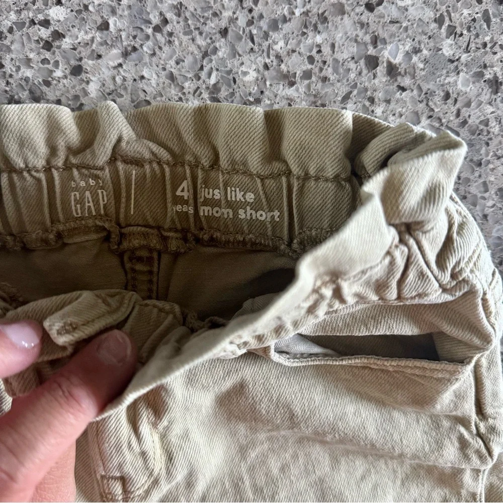 GAP l Girl’s Beige Elastic Waist l Paper Bag Shorts l Size: 4